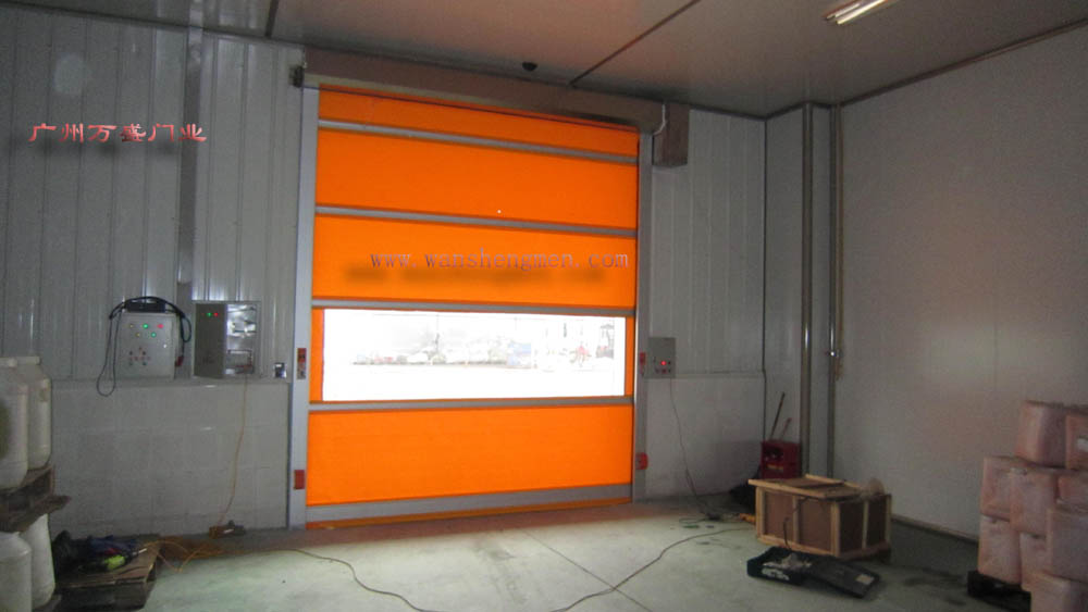 湖南辣妹子快速门、快速卷帘门安装